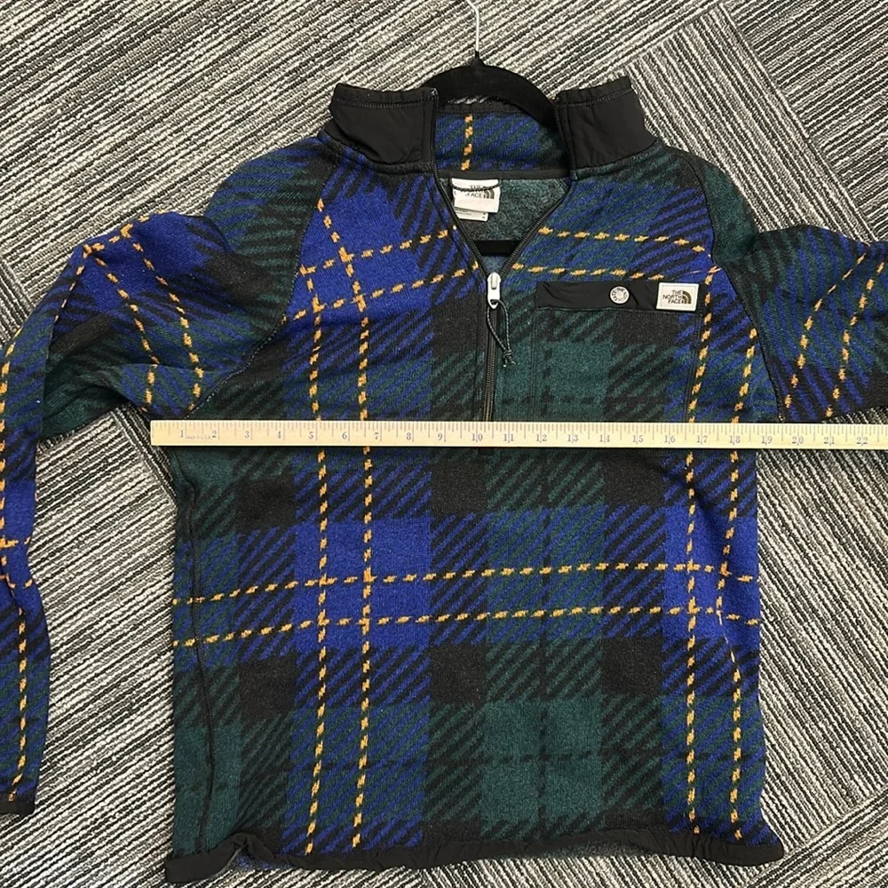 The North Face Men’s Gordon Lyons Plaid 1/4 Zip Jacket Size M